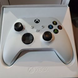 NEW X BOX CONTROLER ROBOT WHITE SERIES X