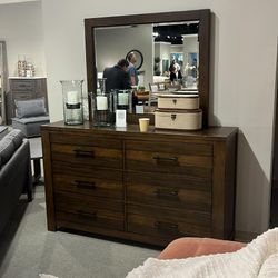 Conwy Dresser
Furniture of America$10 Down Payment And Financing Available