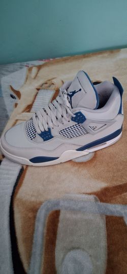Air Jordan 4 Military Blue