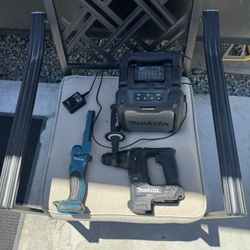 Makita Cordless 18v LXT Roto Hammer, Radio W/ Built In Charger, LED Adjustable Light 