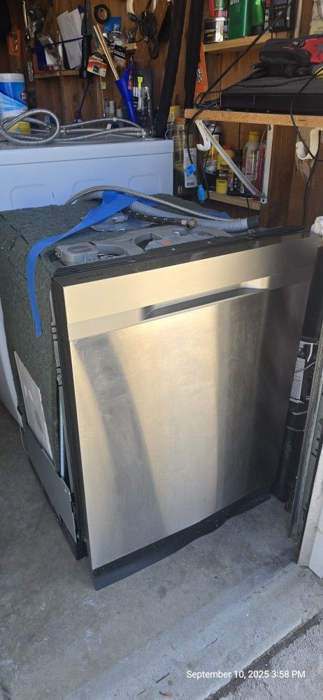 Samsung Dishwasher DW80K5050US