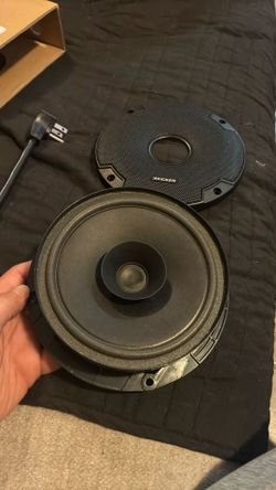 2 Stock vw speaker