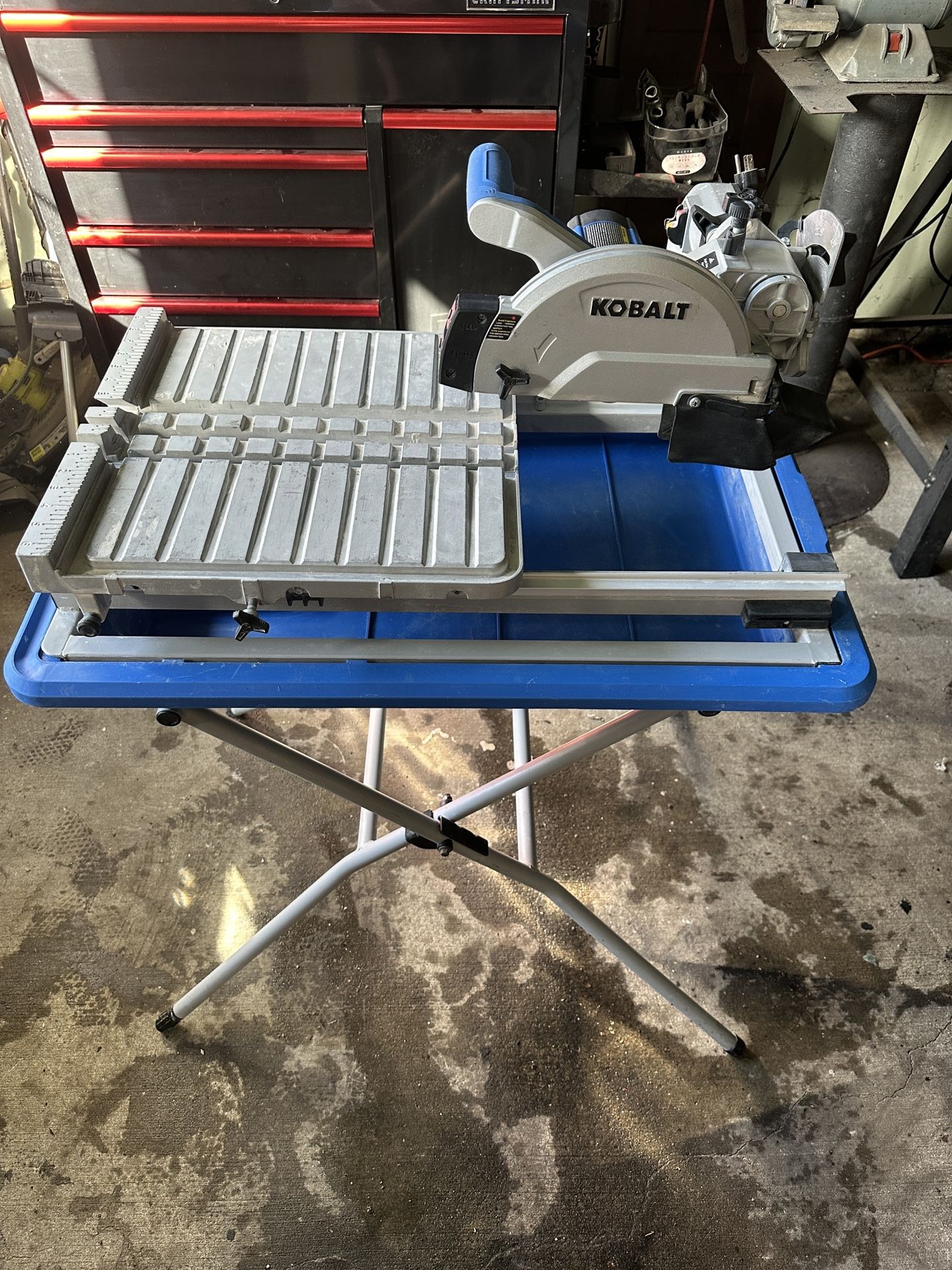 Kobalt Folding Head 9 -Amp 7-in -Blade Sliding Table Tile Saw with Stand