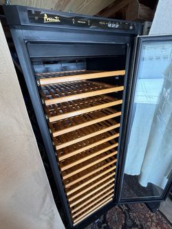 Avanti Wine Chiller - 166 bottles