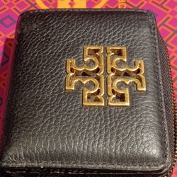 TORY BURCH BRITTEN BLACK LEATHER LOGO WALLET 
