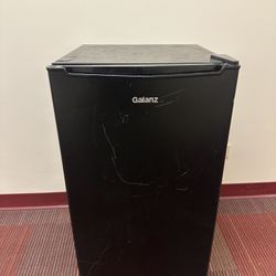 Mini refrigerator