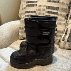 Kids Snow Boots size 3 Youth 