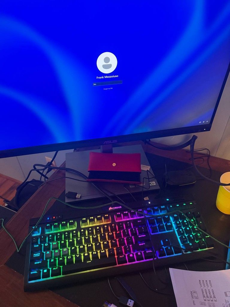 Gaming Computer With Curved Screen