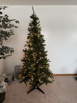 Christmas Tree Pre Lit