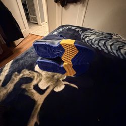 Nike LeBron Witness 8 Size 11 