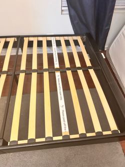 Queen bed frame free