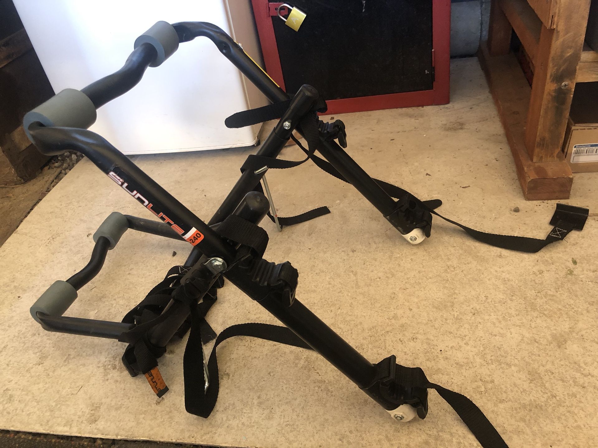 Sunlite TB-240 vehicle bike rack