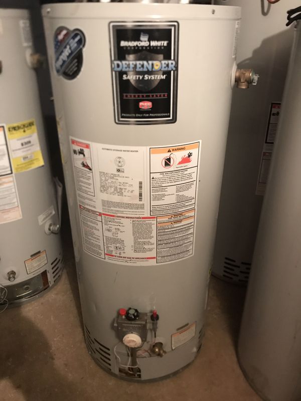 Bradford white 40 gallon short gas hot water heater. Can be installed