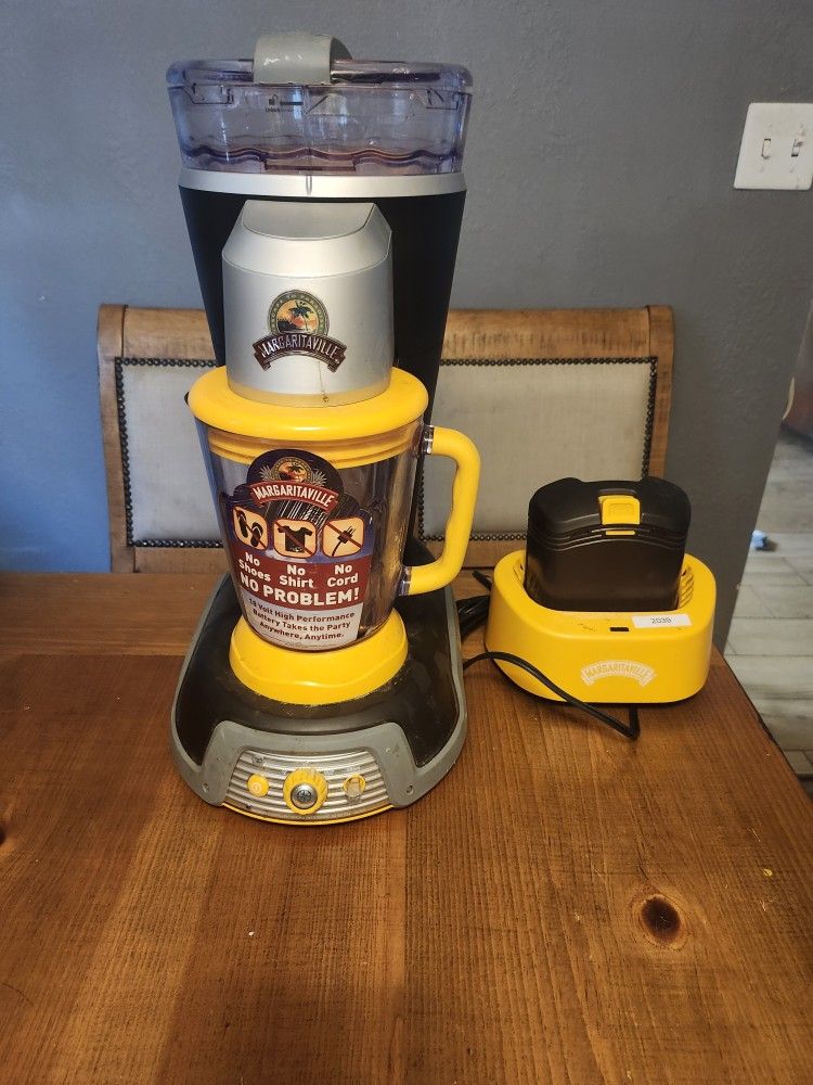 Margaritaville Explorer NBMGDM0900
18v Cordless Frozen Concoction Maker