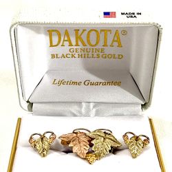 Rare Find 14 Karat Gold Leaf Design Earrings With Matching Gold Leaf Design Broach Pin. Read Description.