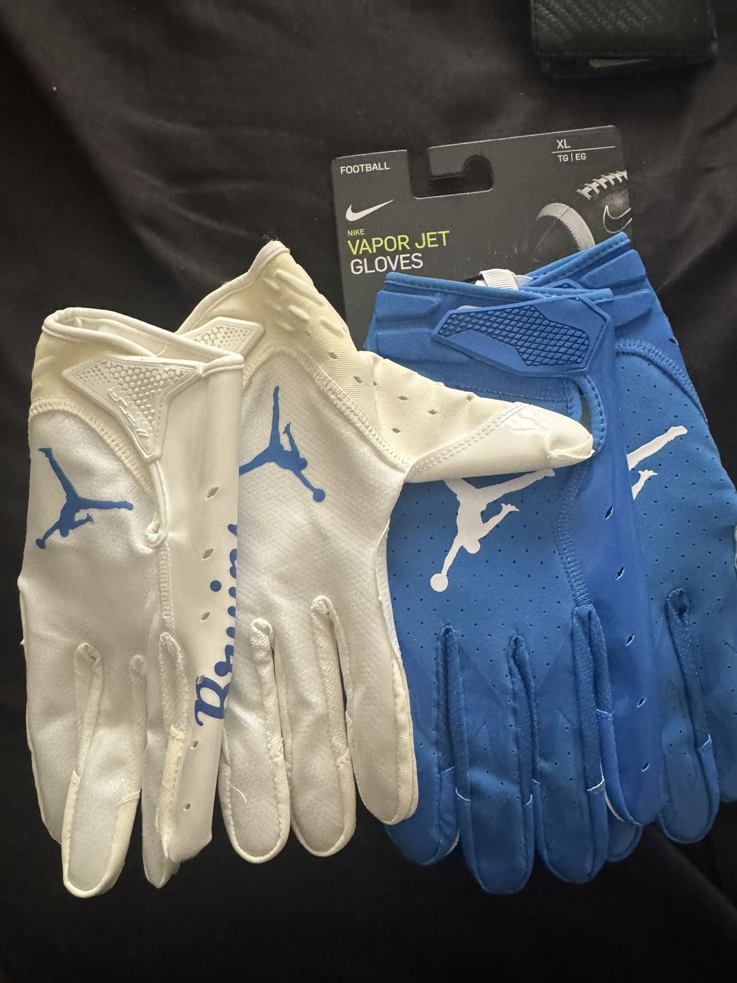 2 Ucla Bruins XL Gloves