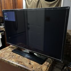 Samsung 32inch LED HDTV ((((NOT A SMART TV