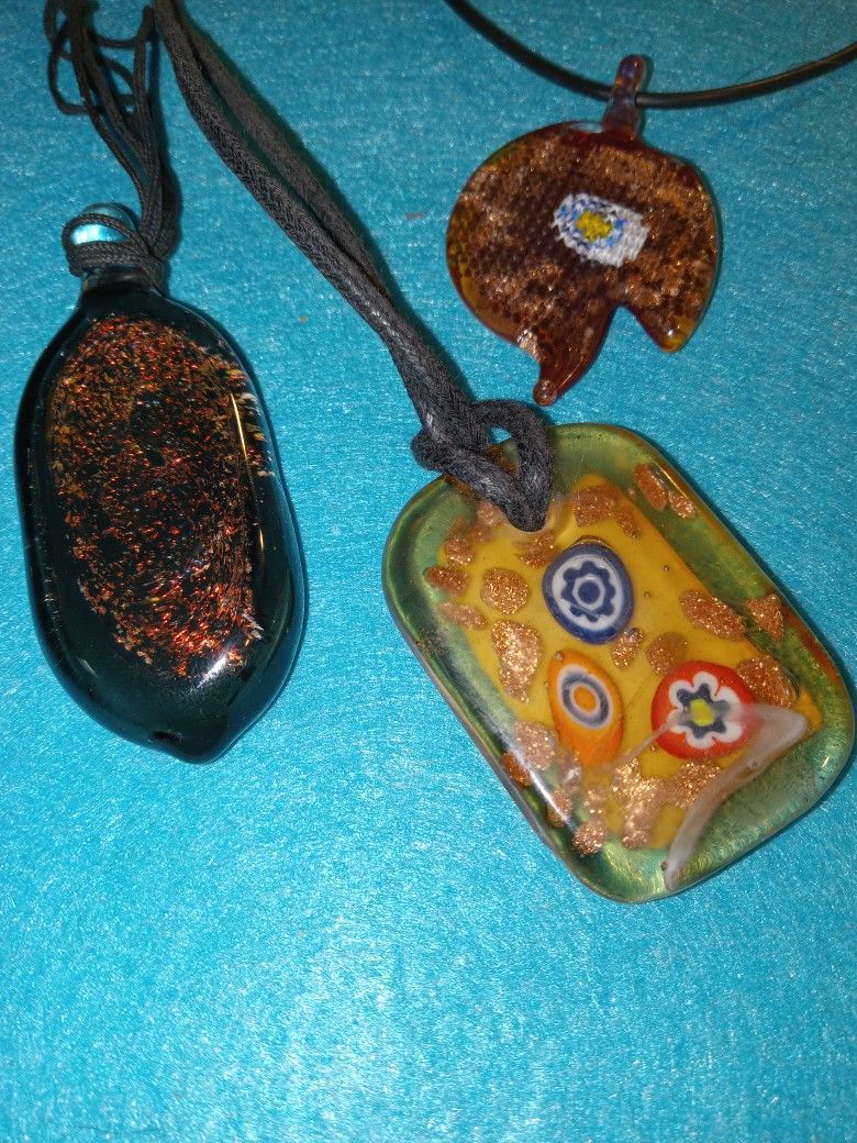 Glass Pendant Necklace (3)