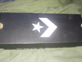 Size 6 Conver Black and White