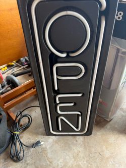 NEON VERTICAL OPEN SIGN