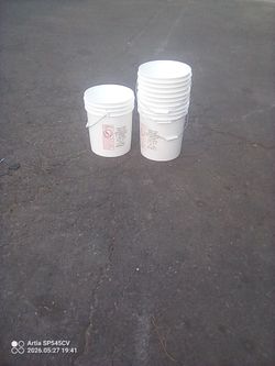 5 gallon buckets