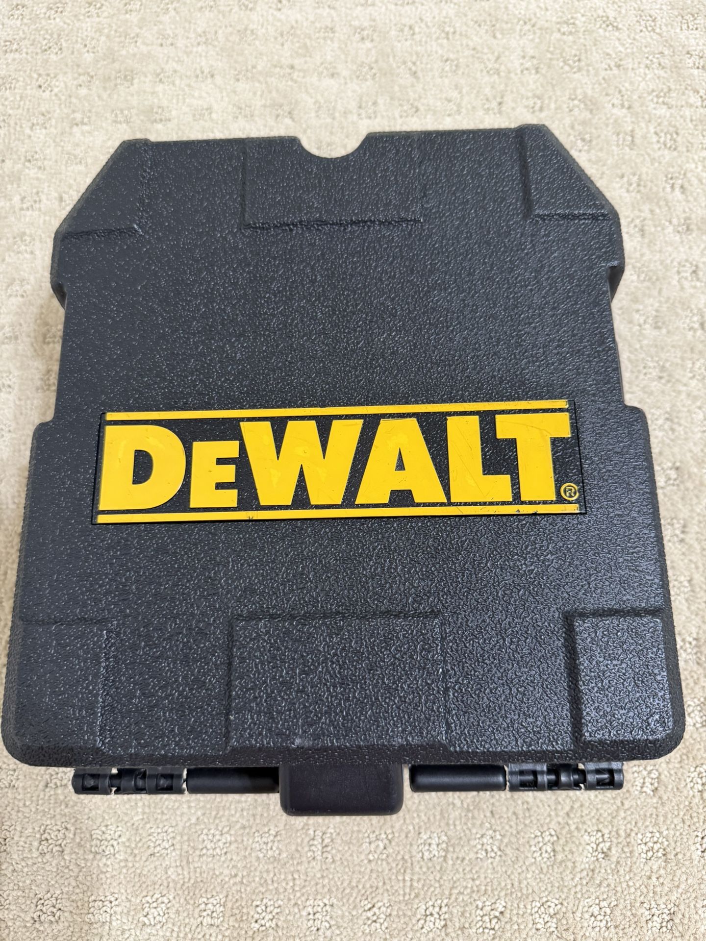 DEWALT LEVELING LASER
