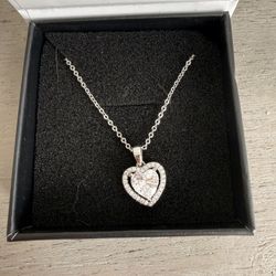 Cate & Chloe Heart Necklace - Tara 18k White Gold Plated Halo Heart Pendant Necklace with Swarovski Crystals