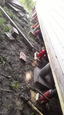 Niveló casas y trailas