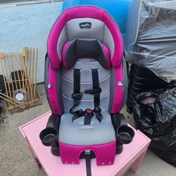 KIDS CAR SEAT LIKE NEW