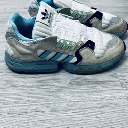 Men’s Shoe Adidas Torsion Size 11
