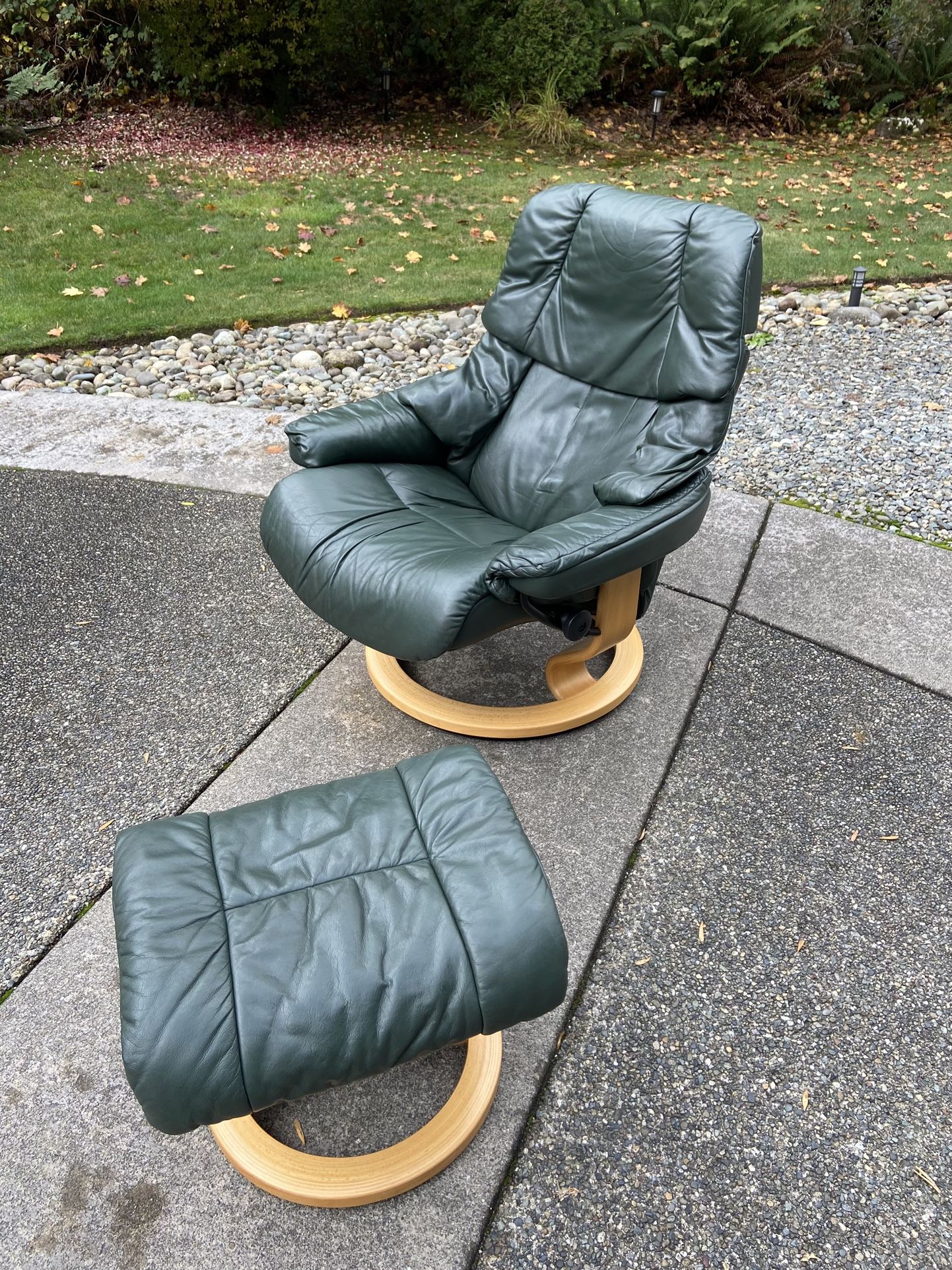Ekornes Stressless Recliner & Ottoman 