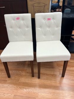 Set of 2 White Tufted Dining Chairs