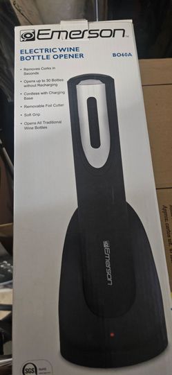 Wine bottle opener
