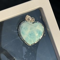 Beautiful AAA grade Larimar heart set in 925 silver pendant - Rare crystals- Chakra- Gifts- Larimar heart shaped pendant