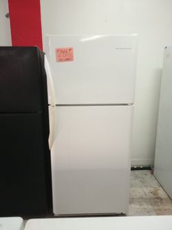 White Refrigerator ex large excellent . Warranty . Delivery available . 2203 Fowler st. Ft. Myers 33901