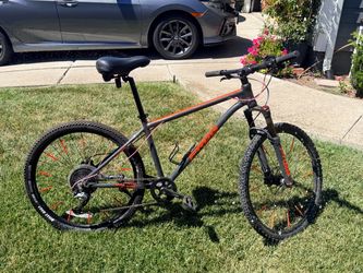 Frog MTB69 Junior Mountain bike Grey/ Orange accents w/ Kickstand
