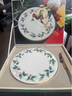 Mikasa Christmas Plate and knife