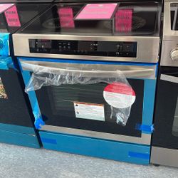 New Scratch And Dent Frigidaire Stainless Steel Glass Too Slide In Range. 1 Year Manufacture Warranty 