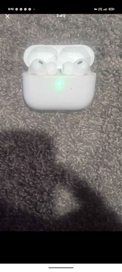 Apple AirPods Pro 3 with Charging Case