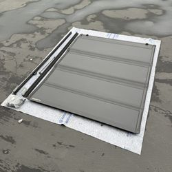 BAKFLIP MX4 HARD FOLD TRUCK BED COVER LIKE NEW 