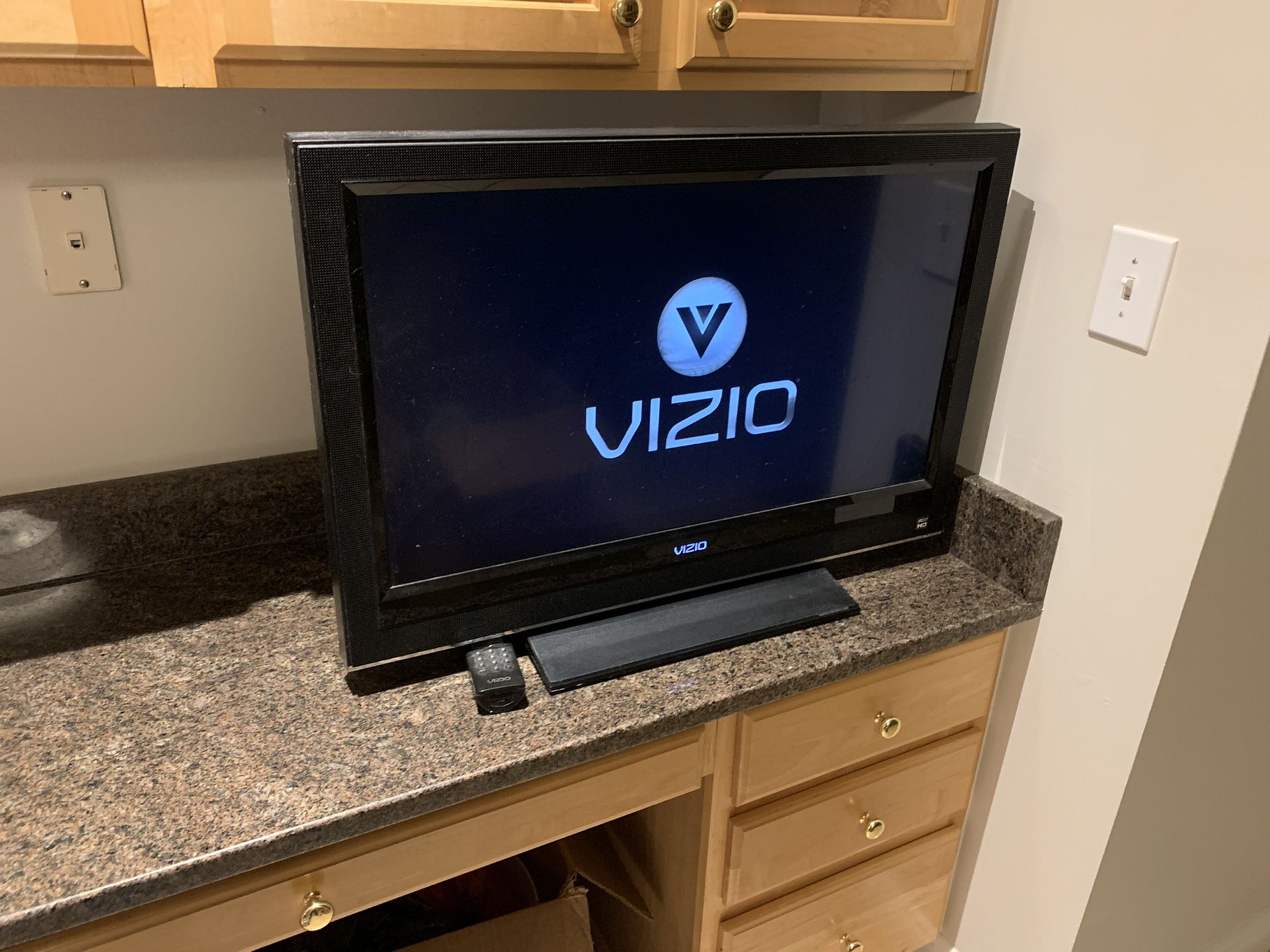 Vizio 32 inches EcoHD TV in good condition