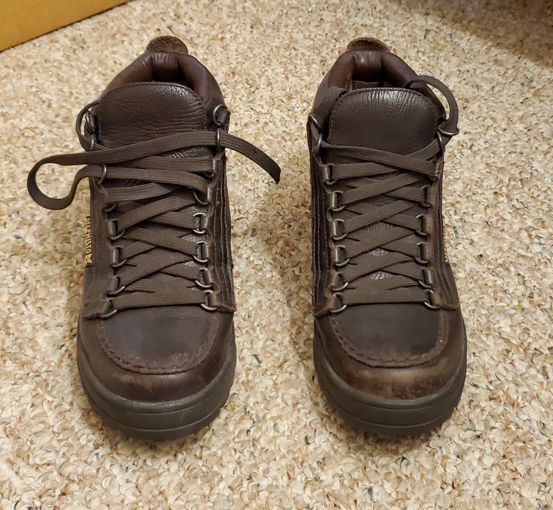 Women's Gore Tex Mephisto hiking boots