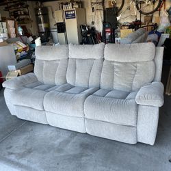 Bob’s 5-Person Recliner Set