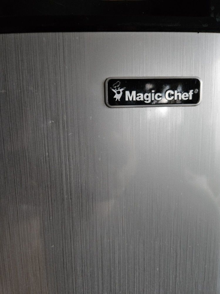 Magic Chef Mini-Fridge