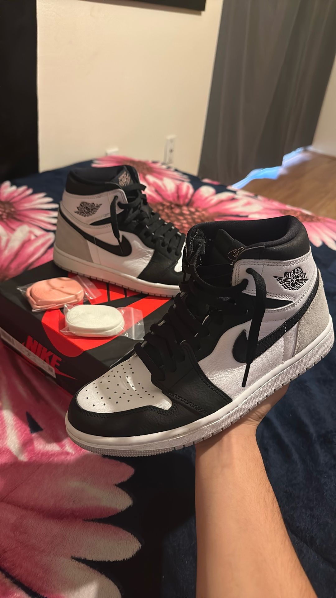 Air Jordan 1 Retro High OG White Bleached Coral Black