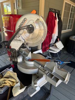RIDGID Compound Miter Saw