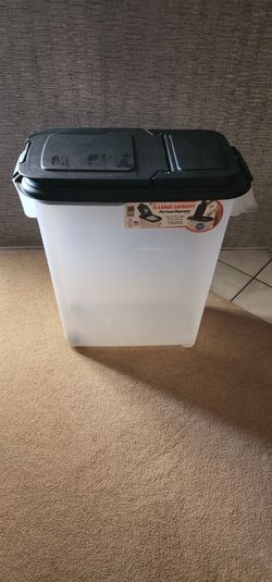 Dog food storage container