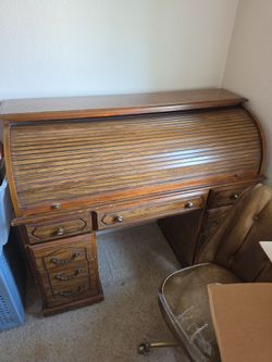 Roll top desk