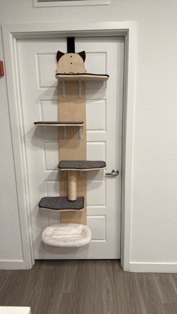Door hanging cat tree