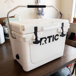 RTIC 20 QT Ultra-Tough Cooler